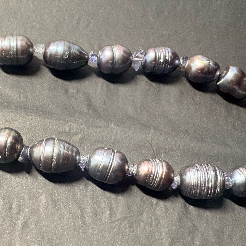 Vintage  Black Pearl Necklace - Picture 3 of 3